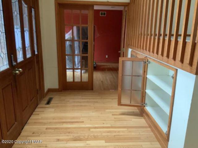 400 Blue Ridge Road Saylorsburg, PA 18353 - Photo 7 of 13 a view of entryway