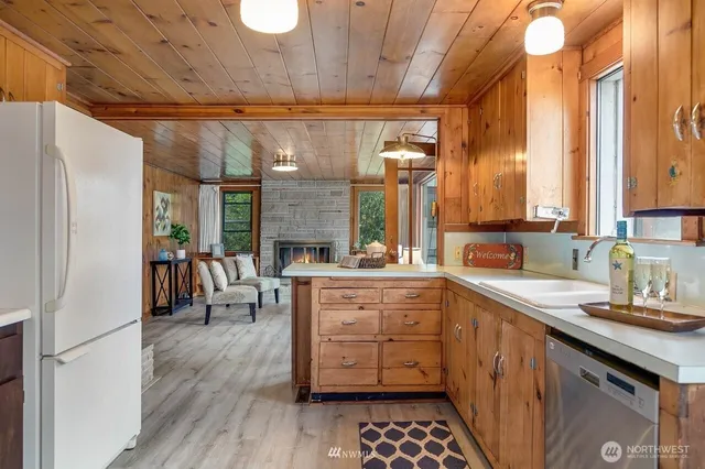 $700,000 | 3647 Trails End Road Northwest, Bremerton, WA 98312