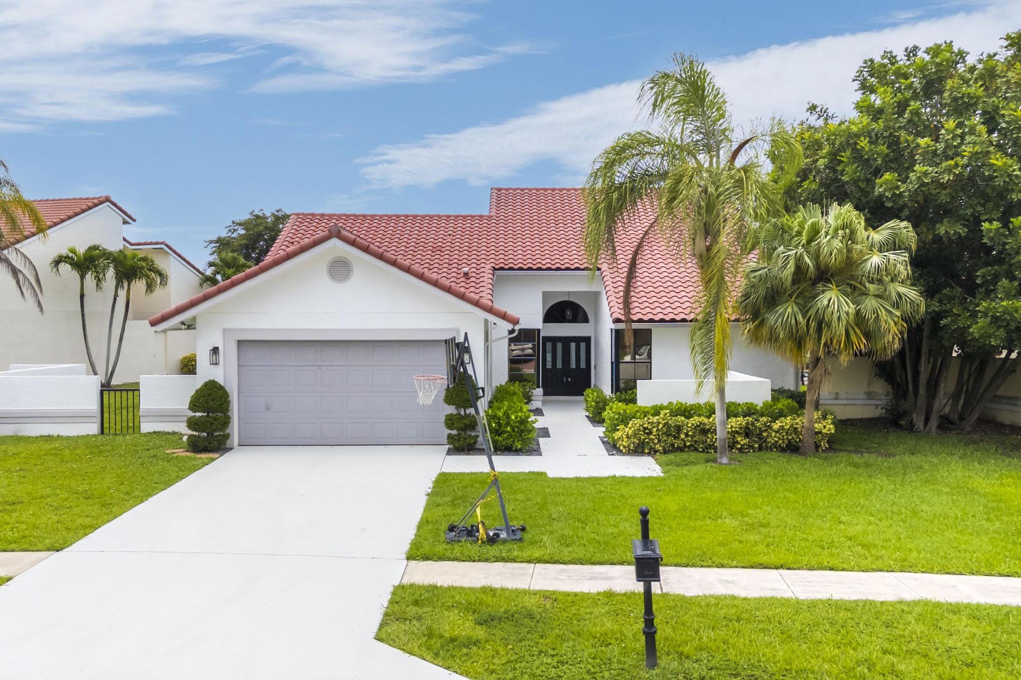 19325 Cherry Hills Terrace Boca Raton, FL 33498 - Photo 2 of 75 066