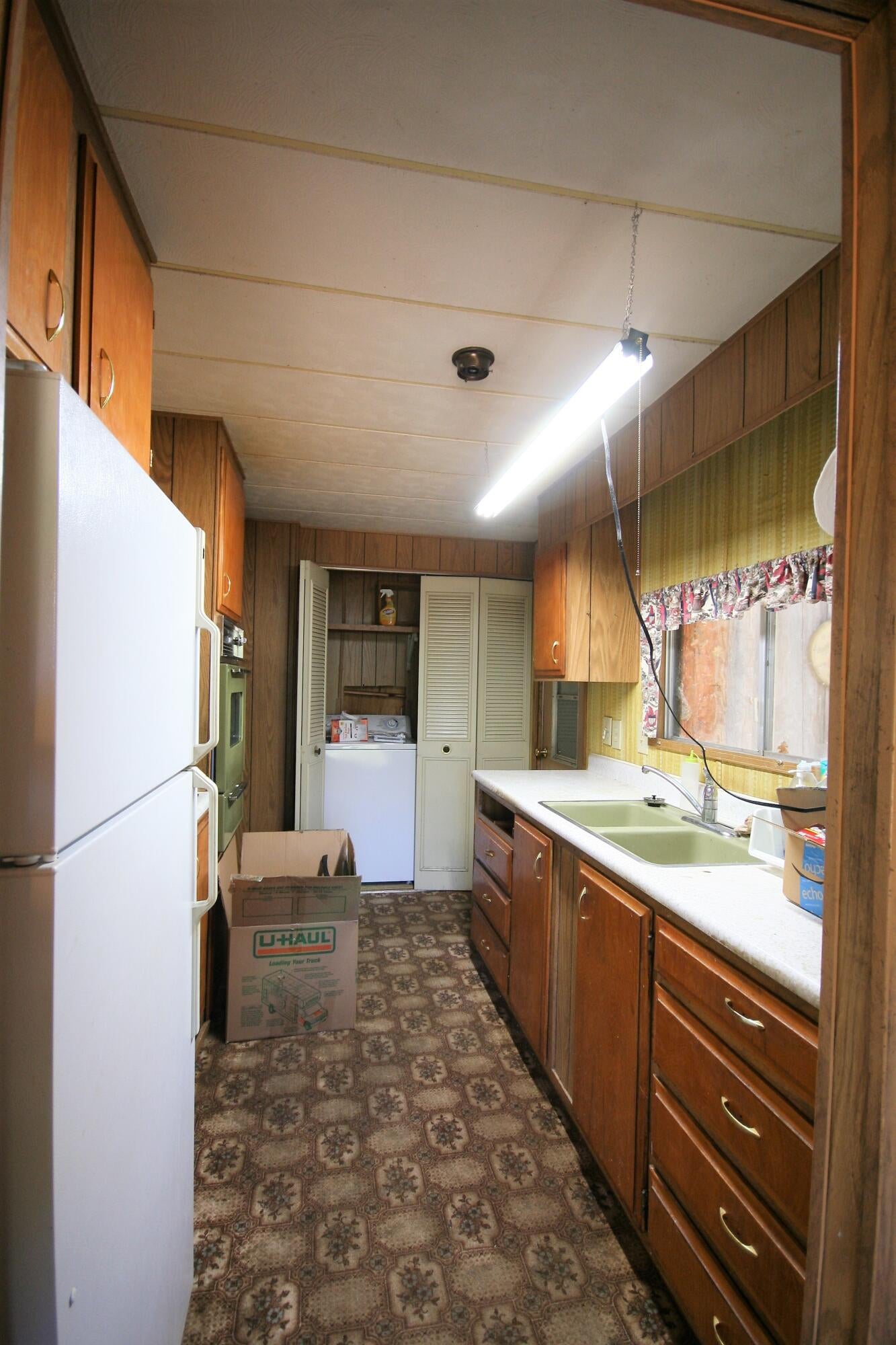 160 Hogan Road Jacksonville, OR 97530 - Photo 10 of 18 IMG_2859