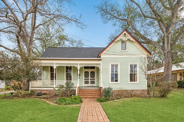$495,000 | 701 West Third Street, Brenham, TX 77833