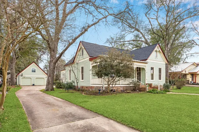 $495,000 | 701 West Third Street, Brenham, TX 77833