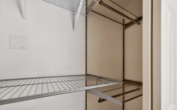 $199,900 | 906 West Winona Street, Unit 2S, Chicago, IL 60640