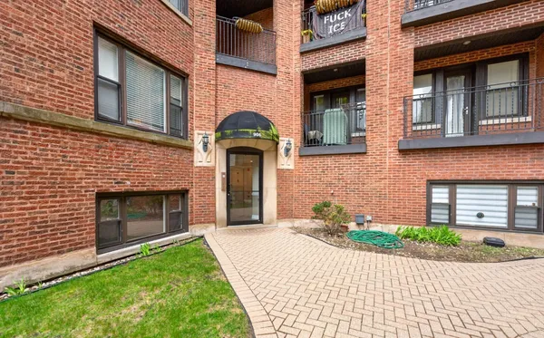 $199,900 | 906 West Winona Street, Unit 2S, Chicago, IL 60640