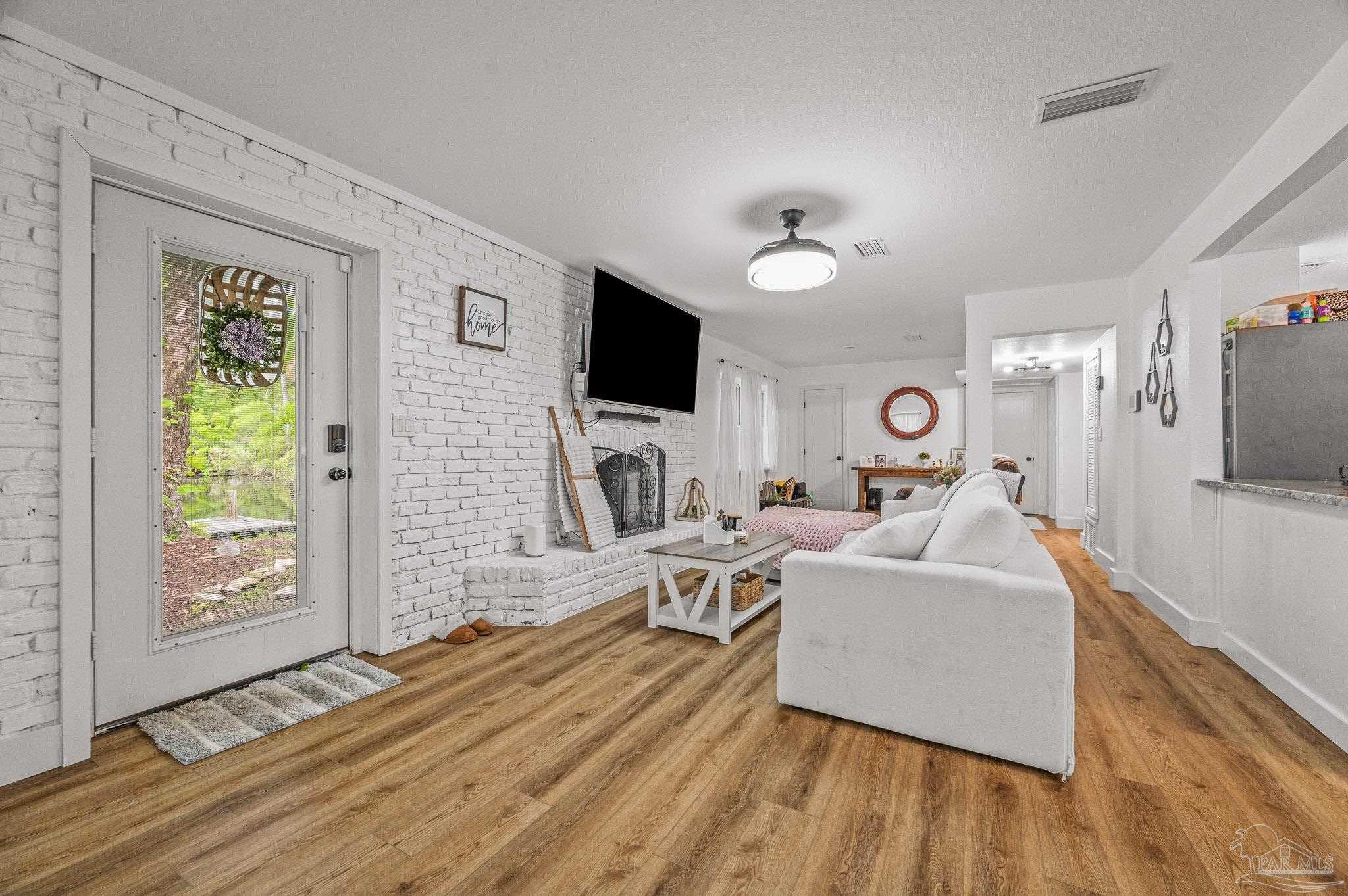 8423 Kause Road Pensacola, FL 32506 - Photo 4 of 48