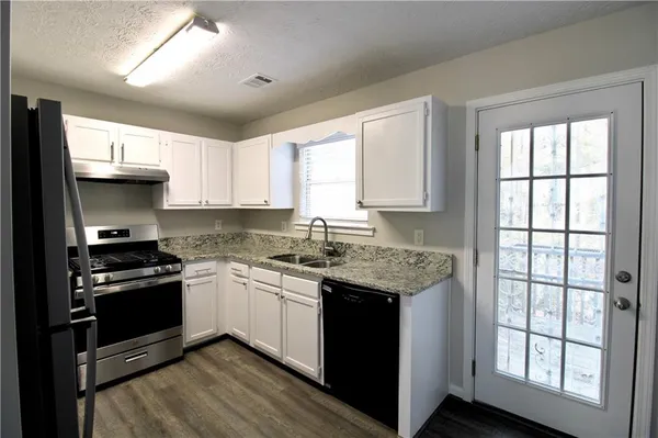 $1,895 | 2363 Mills Bend, Decatur, GA 30034