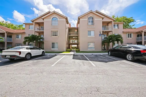 $2,300 | 10610 Southwest 158th Court, Unit 105, Miami, FL 33196