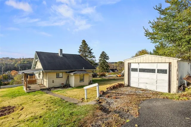 $150,000 | 132 Burns Street, Imperial, PA 15126