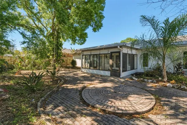 $2,500 | 11178 112th Avenue, Largo, FL 33778