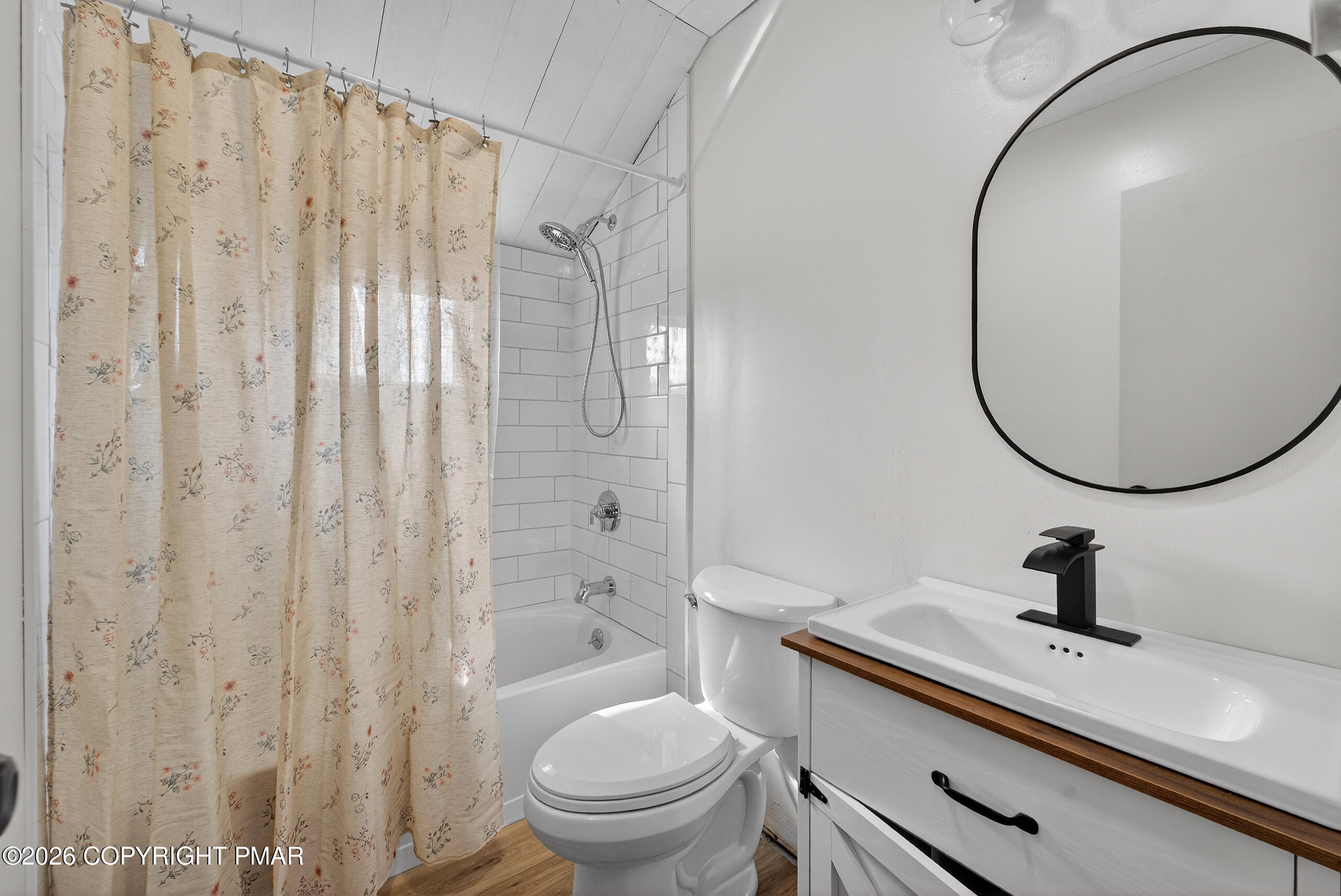 185 Salisbury Road Bushkill, PA 18324 - Photo 33 of 45 Main Bathroom