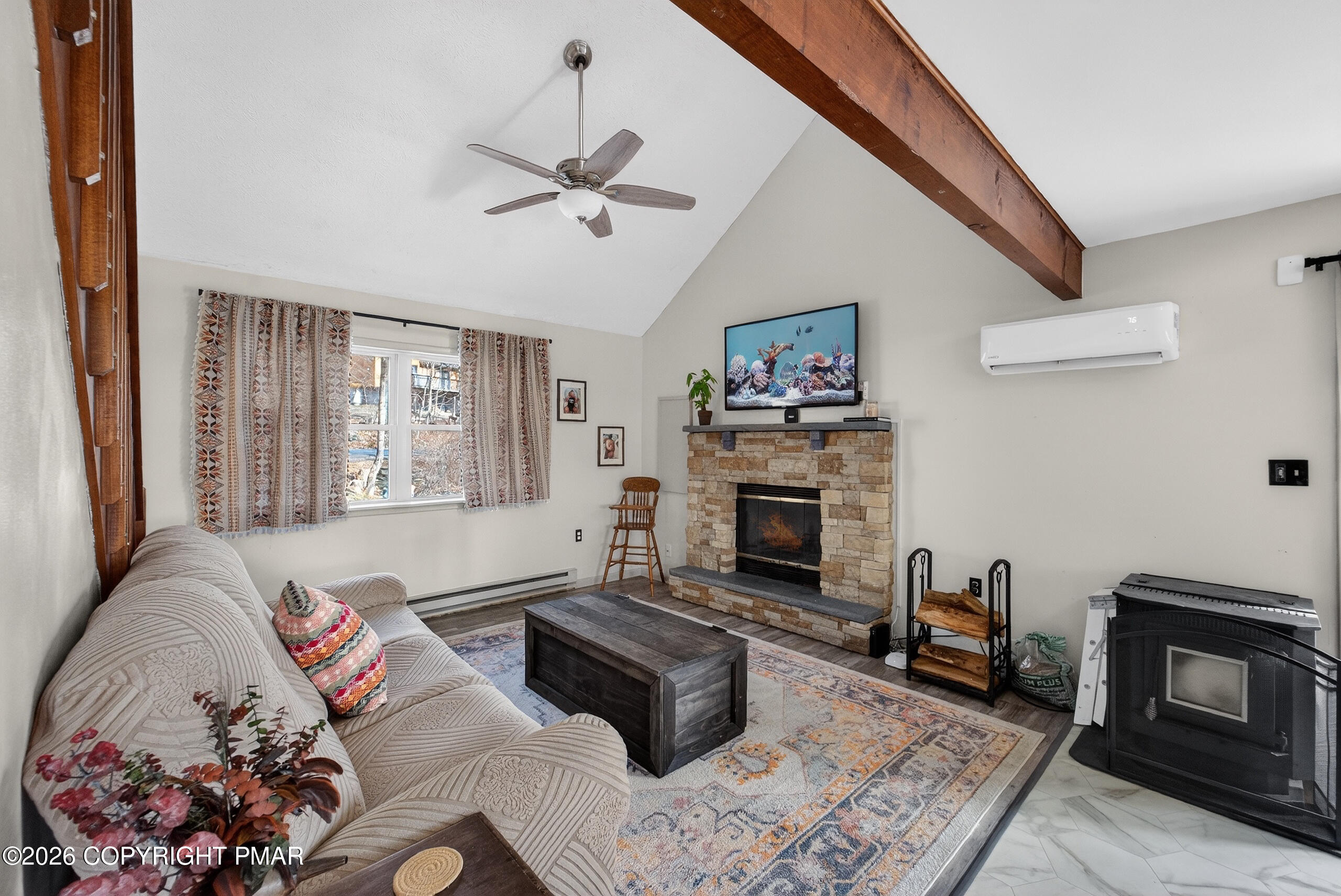 185 Salisbury Road Bushkill, PA 18324 - Photo 9 of 45 Living Room View 3