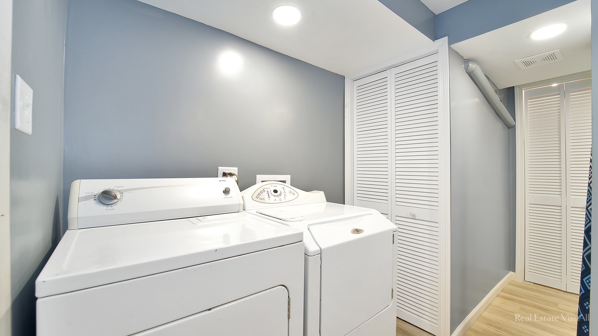 1452 Inverrary Lane Deerfield, IL 60015 - Photo 16 of 16 a utility room with dryer and washer
