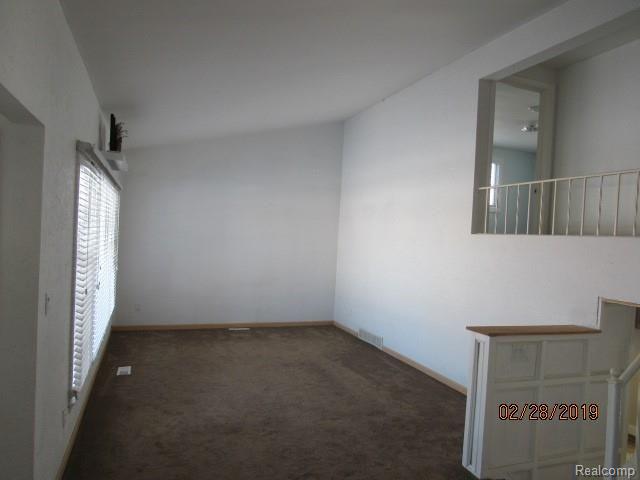 18062 Rainbow Road Fraser, MI 48026 - Photo 2 of 22