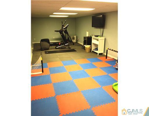 11 Kevin Road East Brunswick, NJ 08816 - Photo 11 of 15 Gallery Image 11