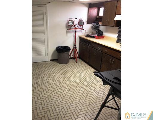 11 Kevin Road East Brunswick, NJ 08816 - Photo 12 of 15 Gallery Image 12