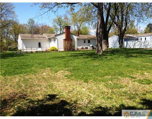 11 Kevin Road East Brunswick, NJ 08816 - Photo 13 of 15 Gallery Image 13