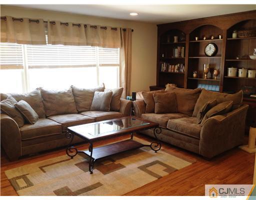11 Kevin Road East Brunswick, NJ 08816 - Photo 6 of 15 Gallery Image 6