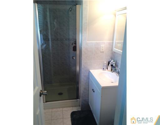 11 Kevin Road East Brunswick, NJ 08816 - Photo 9 of 15 Gallery Image 9