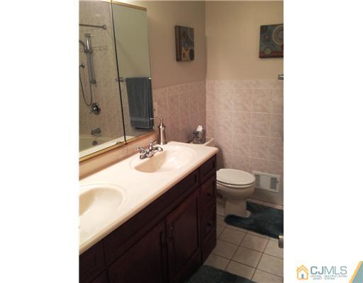 11 Kevin Road East Brunswick, NJ 08816 - Photo 10 of 15 Gallery Image 10