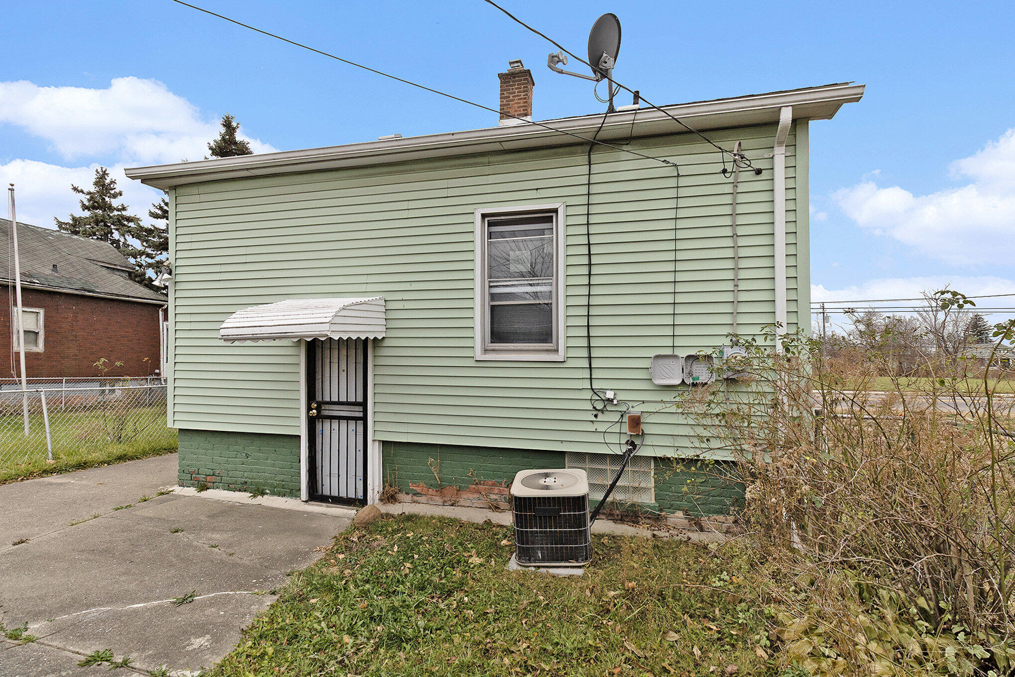 4618 Alter Road Detroit, MI 48215 - Photo 4 of 17 Exterior