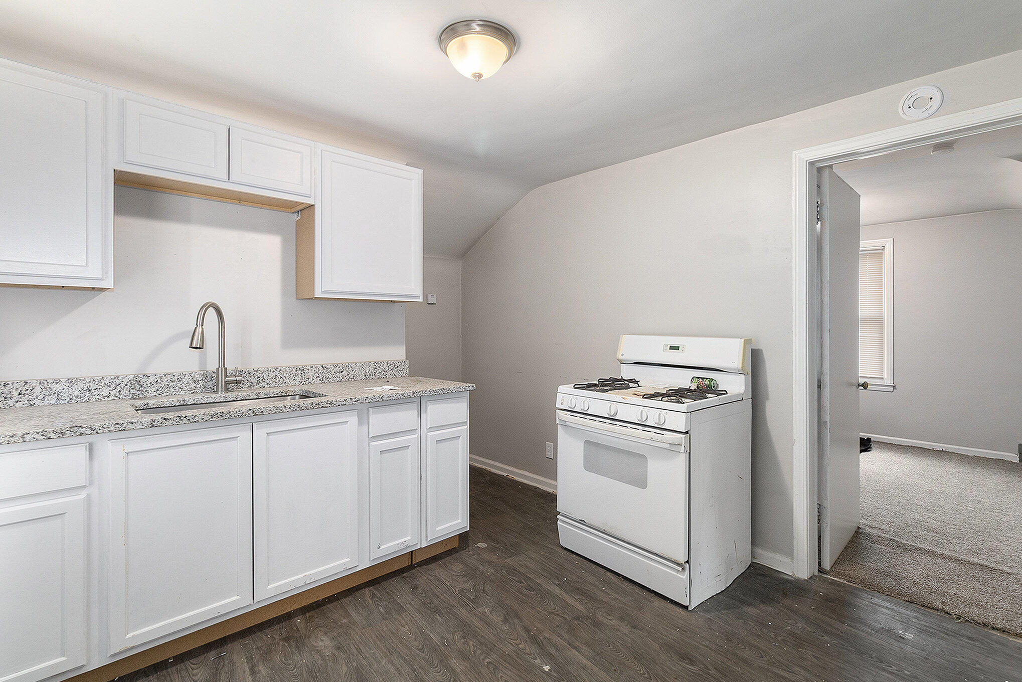 4618 Alter Road Detroit, MI 48215 - Photo 6 of 17 Upper Level