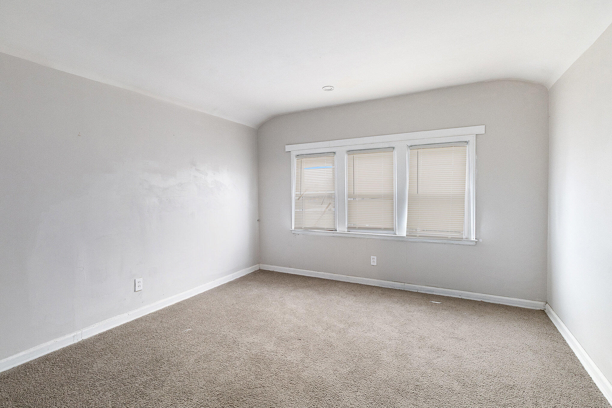4618 Alter Road Detroit, MI 48215 - Photo 8 of 17 Upper Level