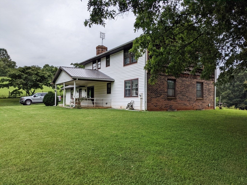 1645 Fort Chiswell Road Max Meadows, VA 24360 - Photo 18 of 27 Gallery Image 18