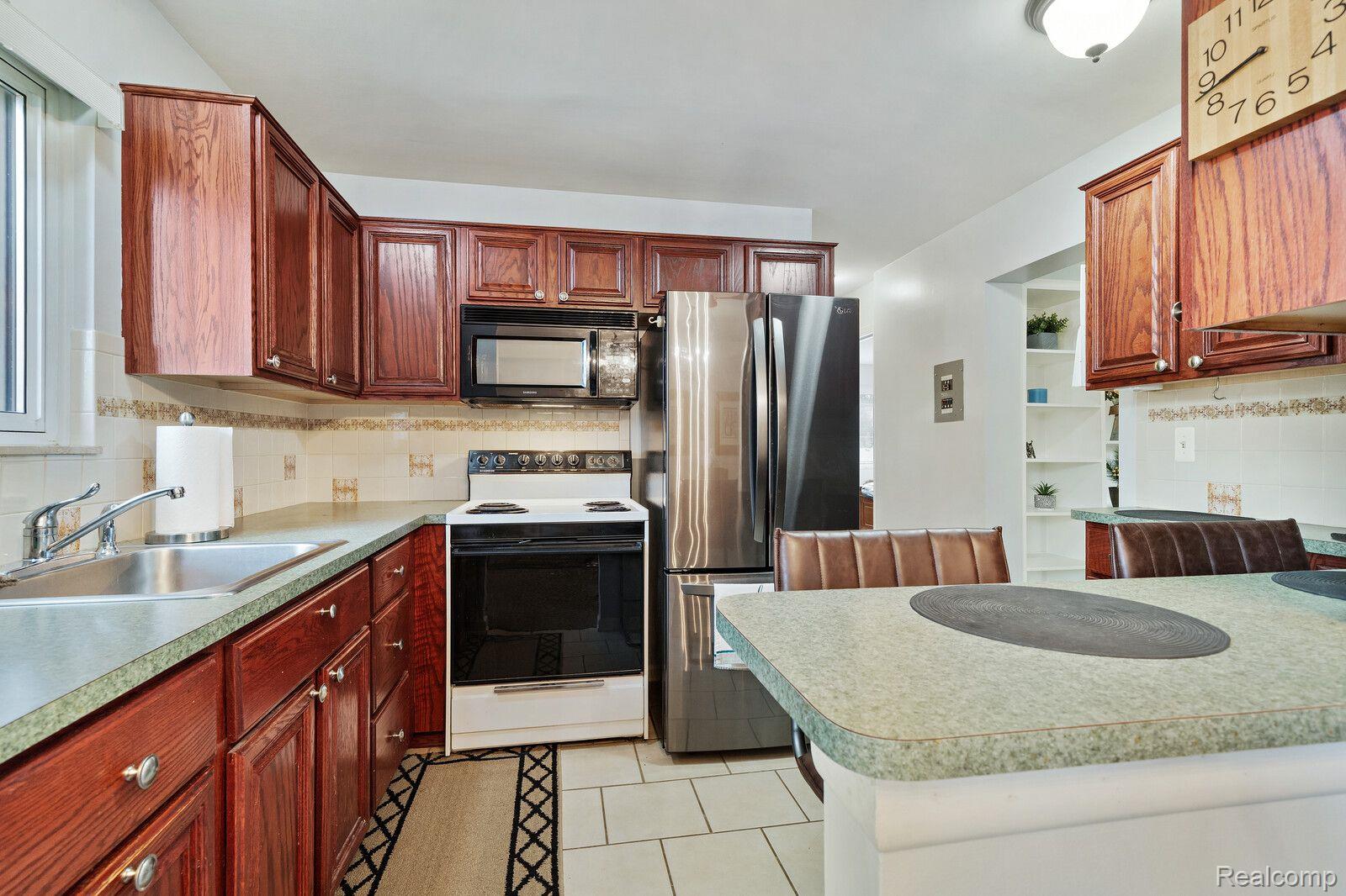 29514 Hoover Road Warren, MI 48093 - Photo 11 of 25 Gallery Image 11