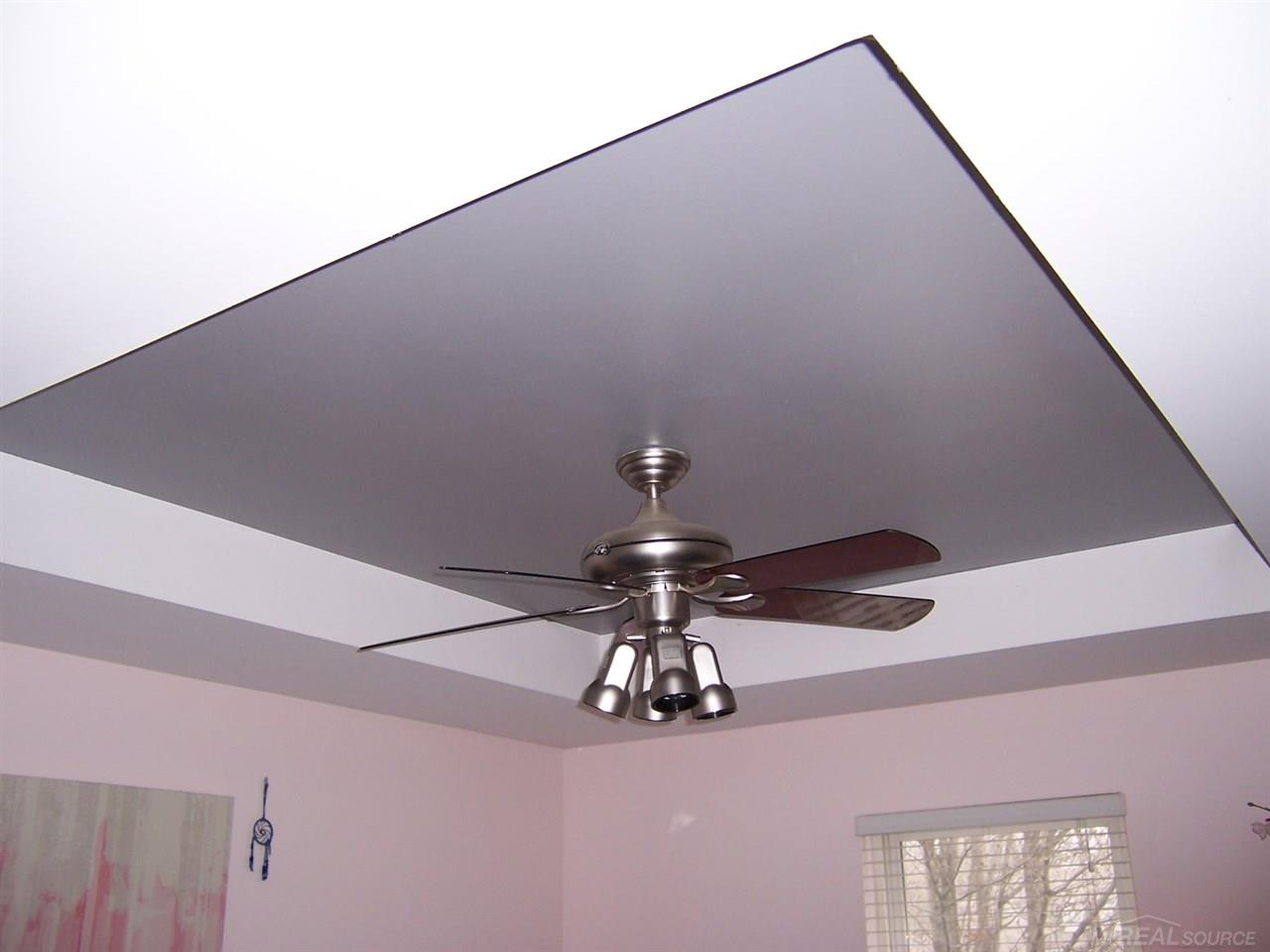 53829 County Line Road New Baltimore, MI 48047 - Photo 14 of 17 50008467-13.JPG
