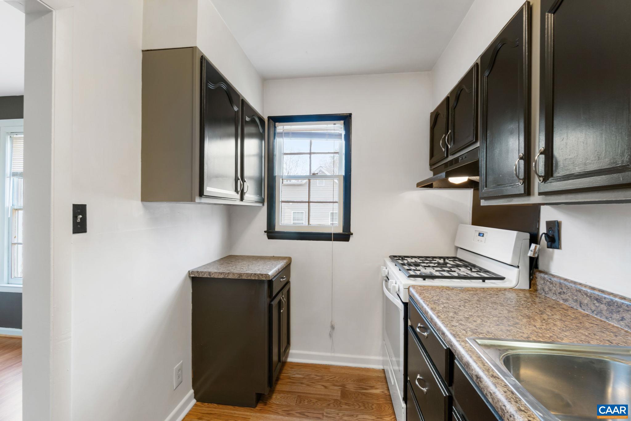 2527 Hydraulic Road, Unit 38 Charlottesville, VA 22901 - Photo 12 of 27