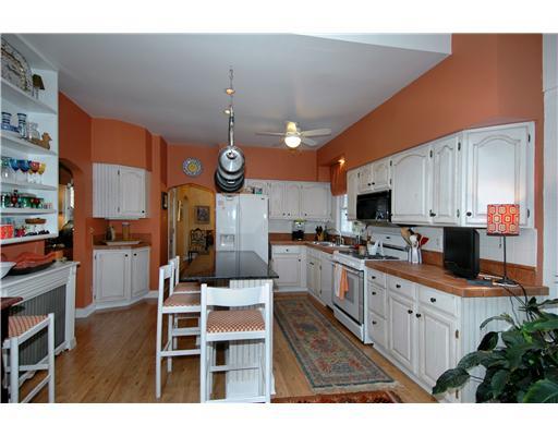 100 Oakhurst Road Pittsburgh, PA 15215 - Photo 5 of 17 Kitchen.