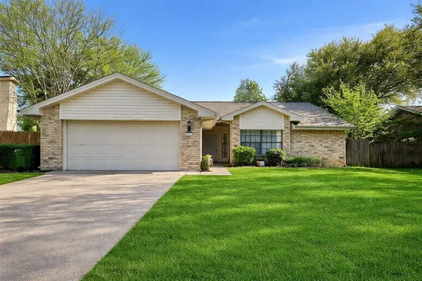 $2,500 | 2122 Citation Drive, Arlington, TX 76017