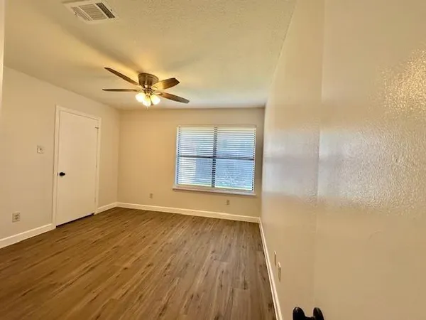 $2,500 | 2122 Citation Drive, Arlington, TX 76017