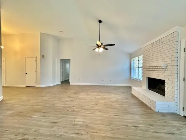 $2,500 | 2122 Citation Drive, Arlington, TX 76017