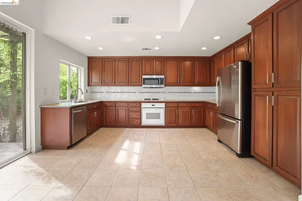 $900,000 | 1129 Brittany Hills Court, Martinez, CA 94553