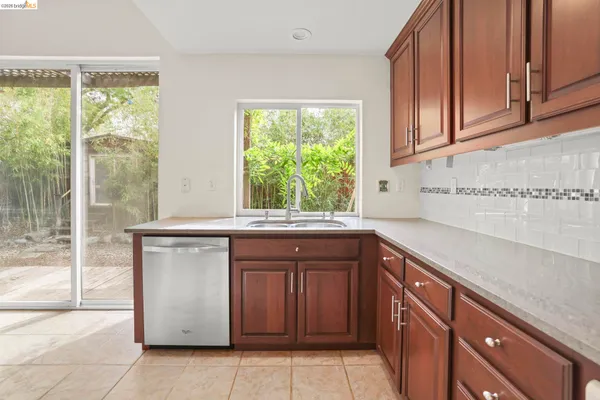 $900,000 | 1129 Brittany Hills Court, Martinez, CA 94553