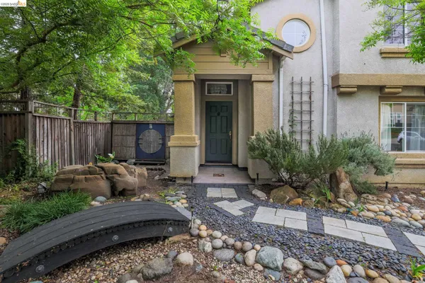 $900,000 | 1129 Brittany Hills Court, Martinez, CA 94553