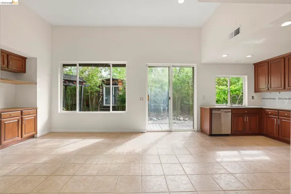 $900,000 | 1129 Brittany Hills Court, Martinez, CA 94553