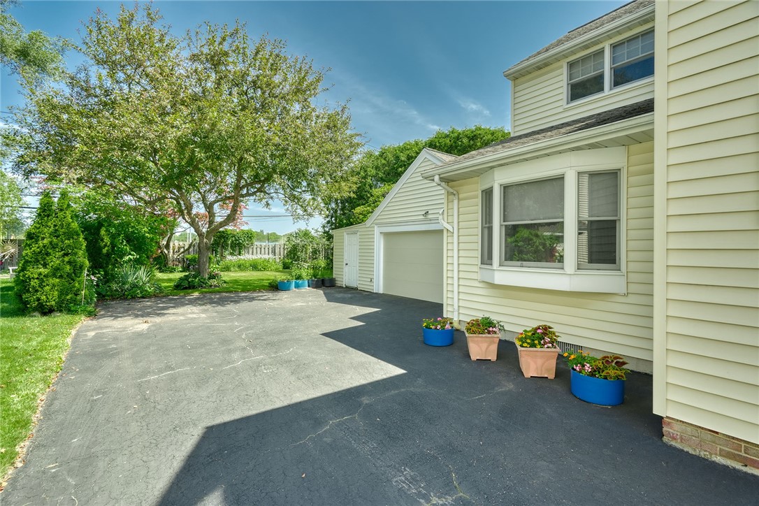 136 Hoover Road Irondequoit, NY 14617 - Photo 2 of 50