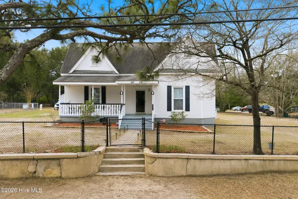 $279,900 | 207 Oak Avenue, Hamlet, NC 28345