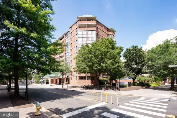 $2,500 | 1001 North Randolph Street, Unit 212, Arlington, VA 22201