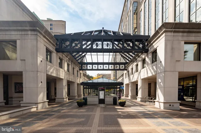 $2,500 | 1001 North Randolph Street, Unit 212, Arlington, VA 22201