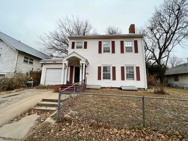 $79,900 | 406 South 3rd Street, Arkansas City, KS 67005