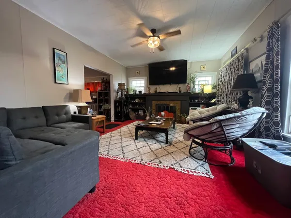 $79,900 | 406 South 3rd Street, Arkansas City, KS 67005