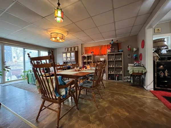 $79,900 | 406 South 3rd Street, Arkansas City, KS 67005