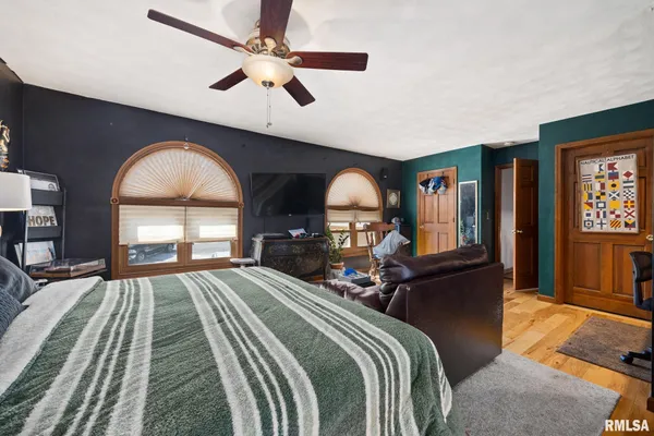 $269,990 | 4304 South Arn Court, Mapleton, IL 61547