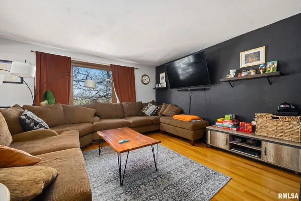 $269,990 | 4304 South Arn Court, Mapleton, IL 61547