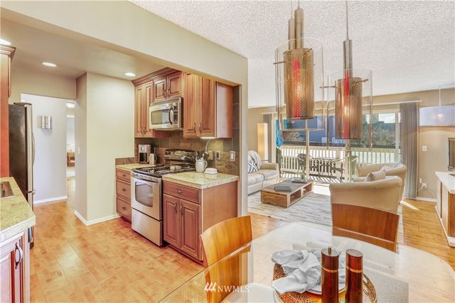 $435,000 | 5021 Ripley Lane North, Unit 102, Renton, WA 98056