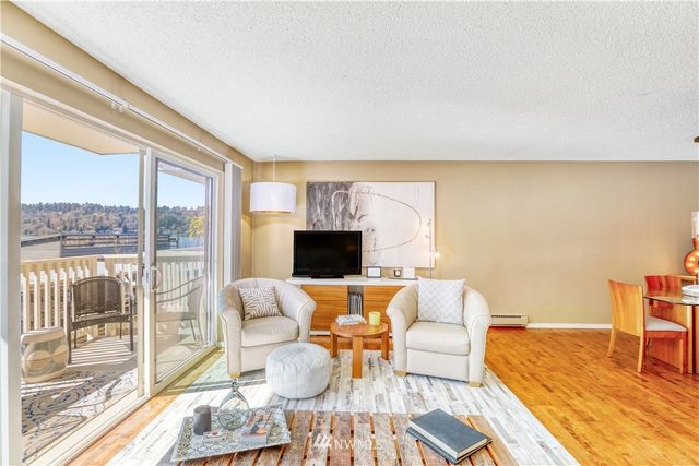 $435,000 | 5021 Ripley Lane North, Unit 102, Renton, WA 98056