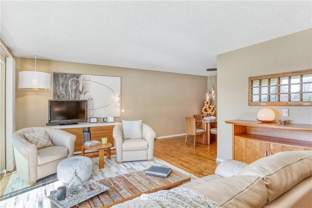 $435,000 | 5021 Ripley Lane North, Unit 102, Renton, WA 98056